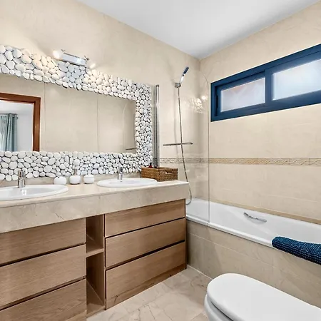 Olivina * Playa Blanca