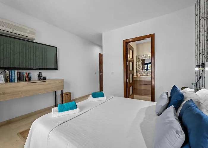 Olivina فيلة بلايا بلانكا