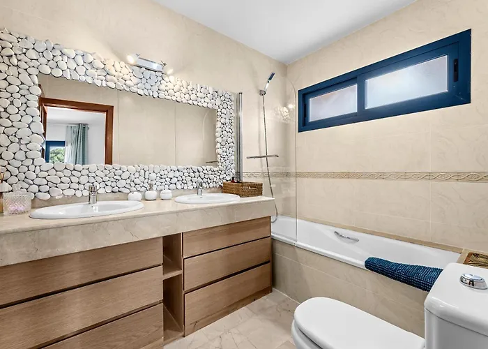 Olivina * بلايا بلانكا